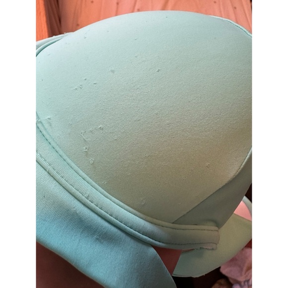 Victoria’s Secret Bikini - Picture 4 of 4